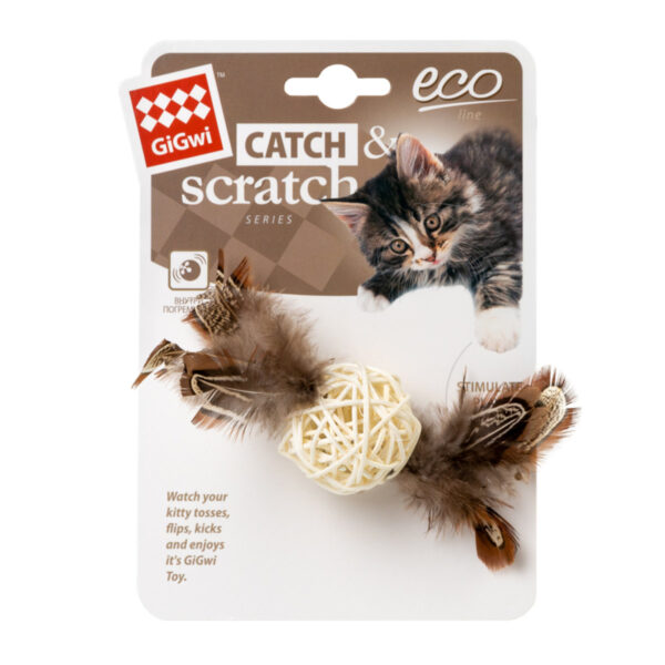 Іграшка для котів Плетений м'ячик з дзвіночком і пір'ям GiGwi Catch&scratch перо, дерево, 13 см - Image 2
