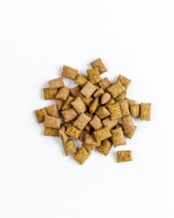 Хрумкі ласощі Savory Snack Подушечки для вибагливих котів, з куркою та сиром, 60 г - Image 2